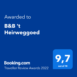 booking_award_2022_250x250pics.png